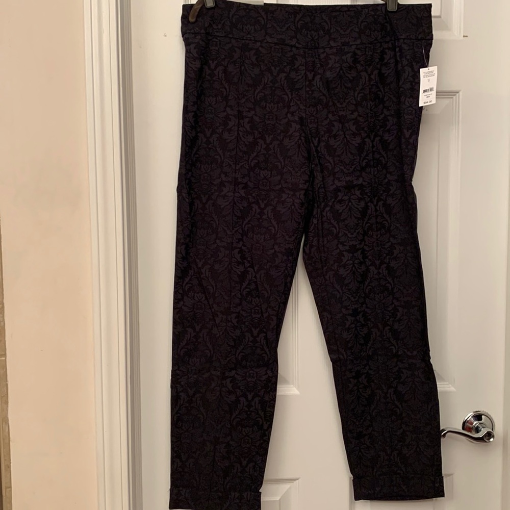 Slim leg mid rise ankle length satin finish pull on pants 18 W never worn